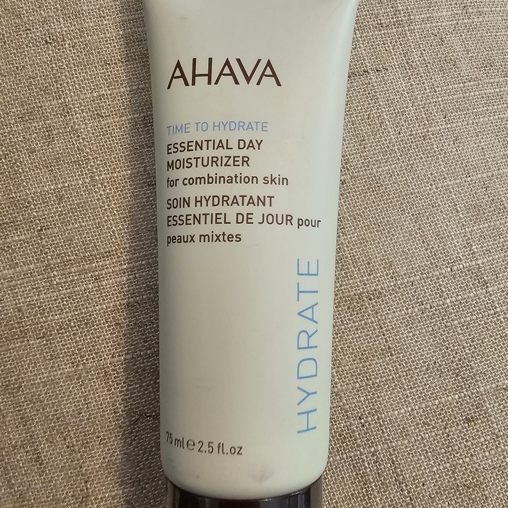 AHAVA Essential Day Moisturizer - Combination Skin. NEW! 2.5 Oz.